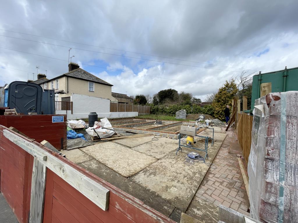 Lot: 72 - PLOT WITH PLANNING FOR TWO SEMI-DETACHED HOUSES - Image of development plot in Dartford, Kent for auction
